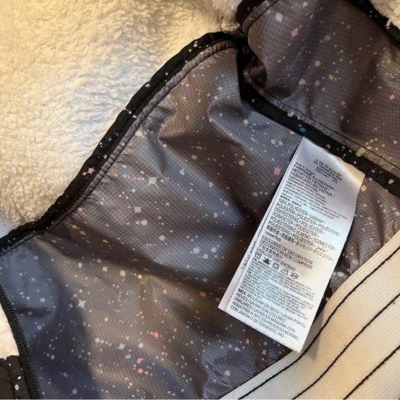 Nike Girl’s Faux Fur/Sherpa Galaxy Paint Splatter Windrunner Jacket Size XS / 4 - Picture 4 of 8